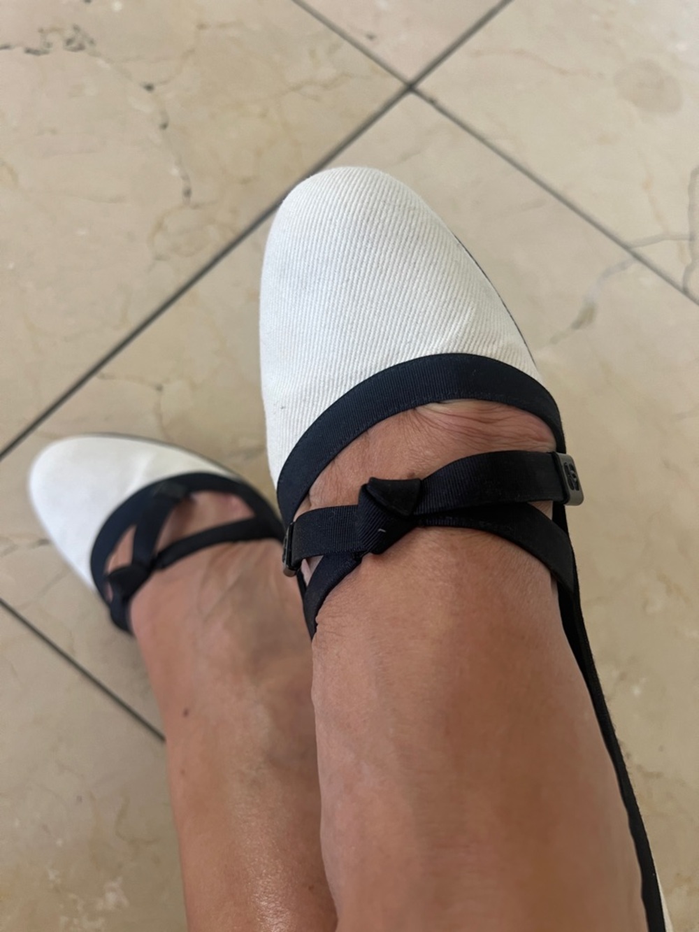 Chanel b/w canvas heels 👠 - Picture 9 of 10